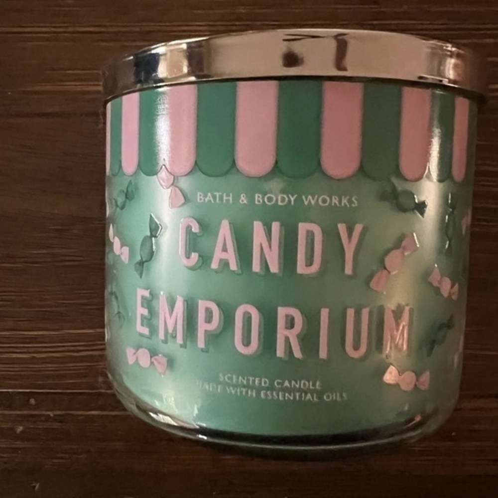 🆕Bath & Body Works Candy Emporium 3 Wick Candle NIB